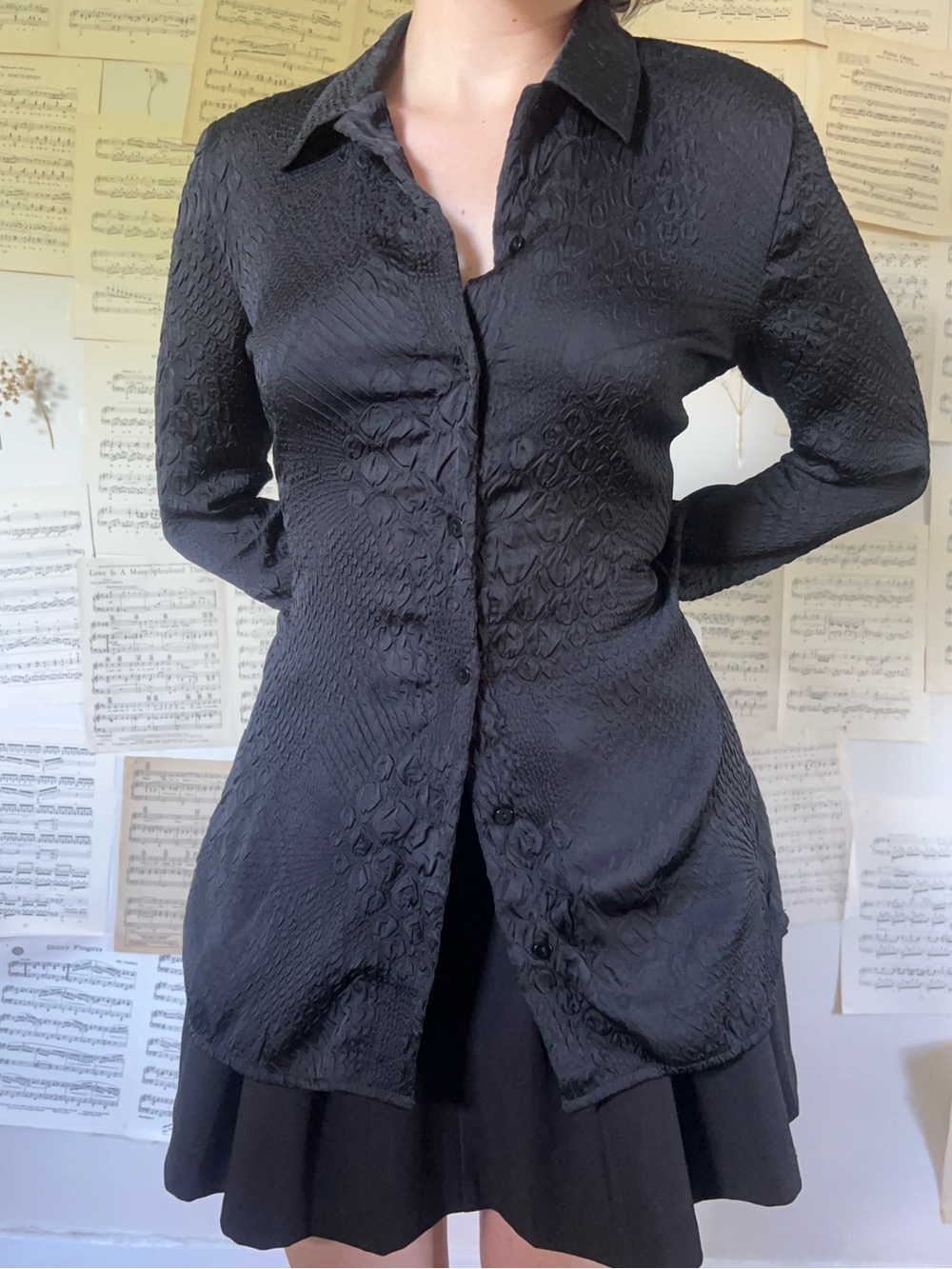 Chico's Black Textured Long-Sleeve Button-Down Shirt